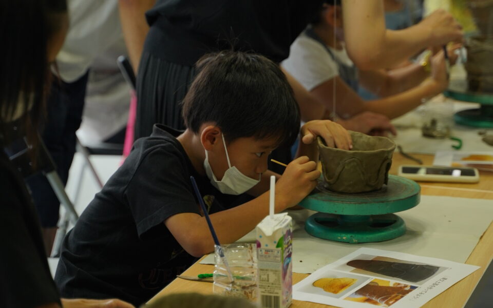 キッズ陶芸ワークショップ「自由研究は土器作ろう。」を開催いたしました。